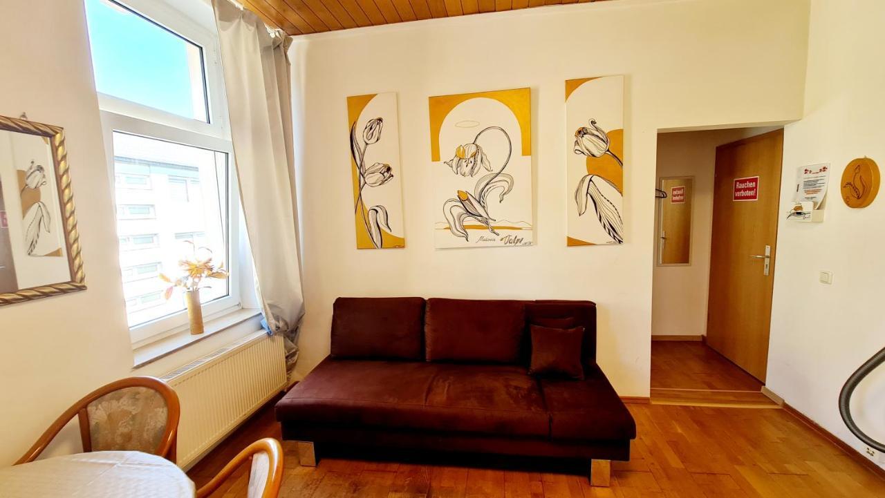 Elena Flat Tulpe Zentrum * Duisburg